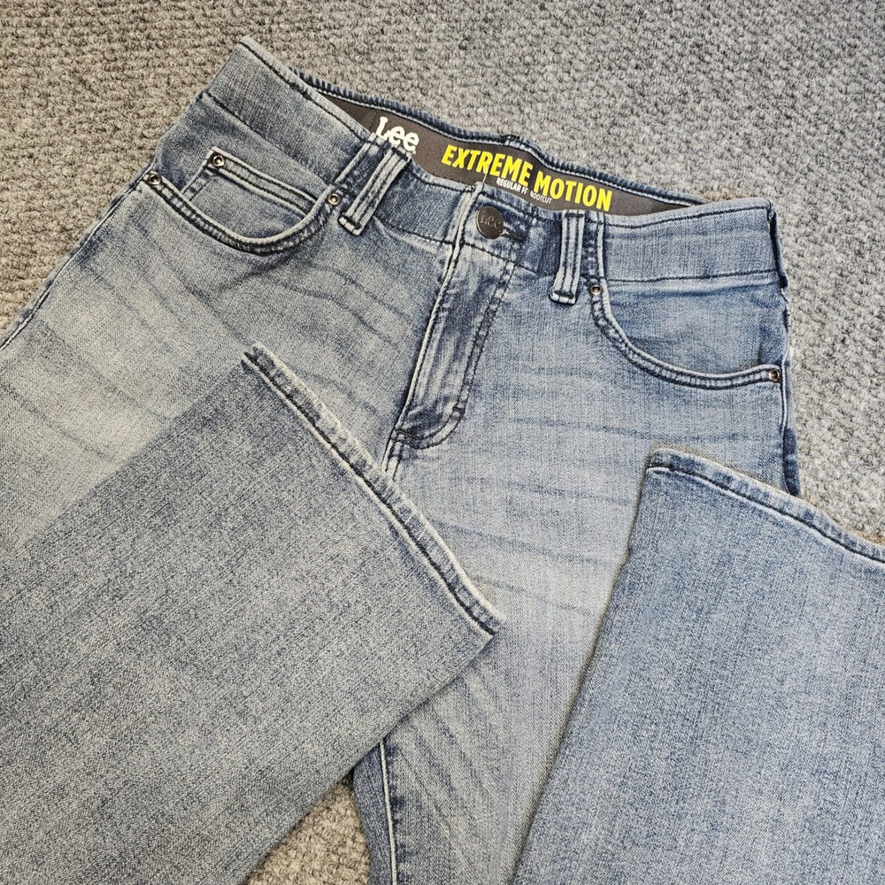 Lee Extreme Motion Regular Fit Straight Leg Jeans Mens Size‎ 29x30 Light Wash